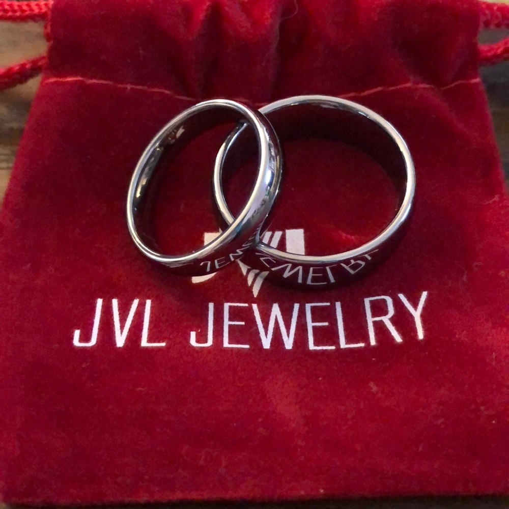 Promise rings/wedding bands